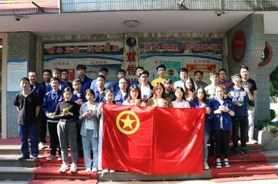 新都控股手制花盆，喜迎五一活動(dòng)